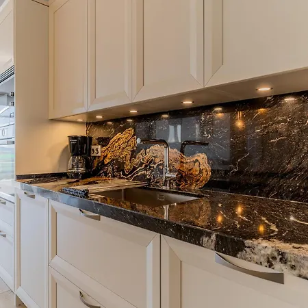 Apartment Elegante Con Vistas Al Mar. 6 Pax