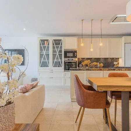 Elegante Con Vistas Al Mar. 6 Pax *