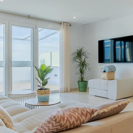 Elegante Con Vistas Al Mar. 6 Pax *